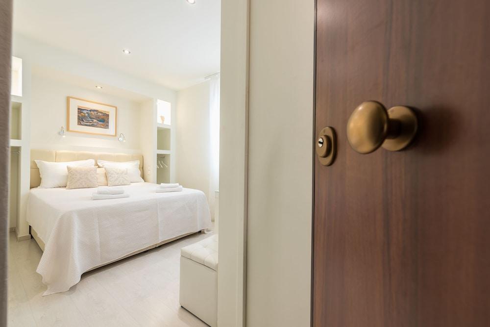 Dema Luxury Suites - Perikleous E1 Athens Luaran gambar