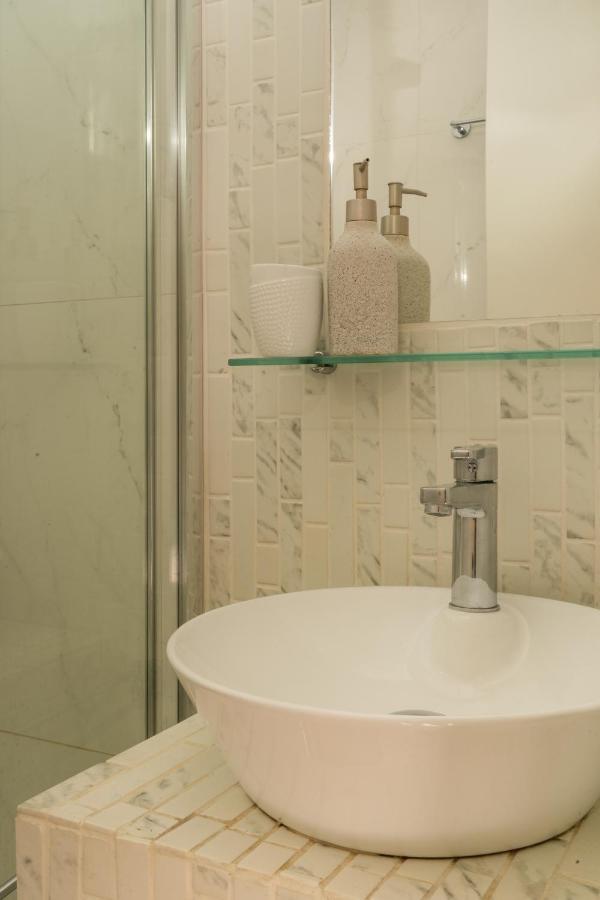 Dema Luxury Suites - Perikleous E1 Athens Luaran gambar