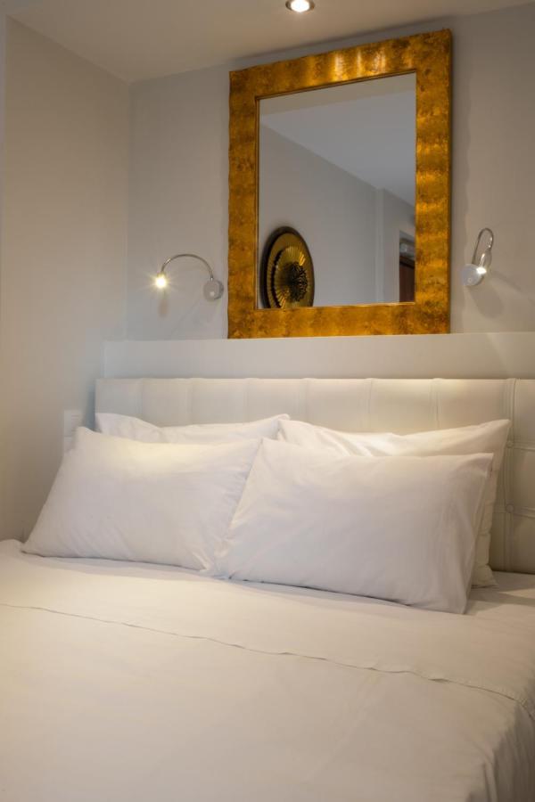 Dema Luxury Suites - Perikleous E1 Athens Luaran gambar